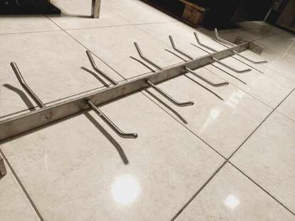 Εικόνα της Ανοξείδωτα τσιγκέλια αποθήκευσης κρεάτων για ψυκτικούς θαλάμους κρεοπωλείων.