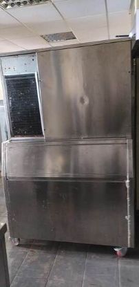 Εικόνα της Μηχανή πάγου 300kg/ημέρα με συμπαγές τετράγωνο πάγο