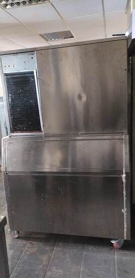 Εικόνα της Μηχανή πάγου 300kg/ημέρα με συμπαγές τετράγωνο πάγο